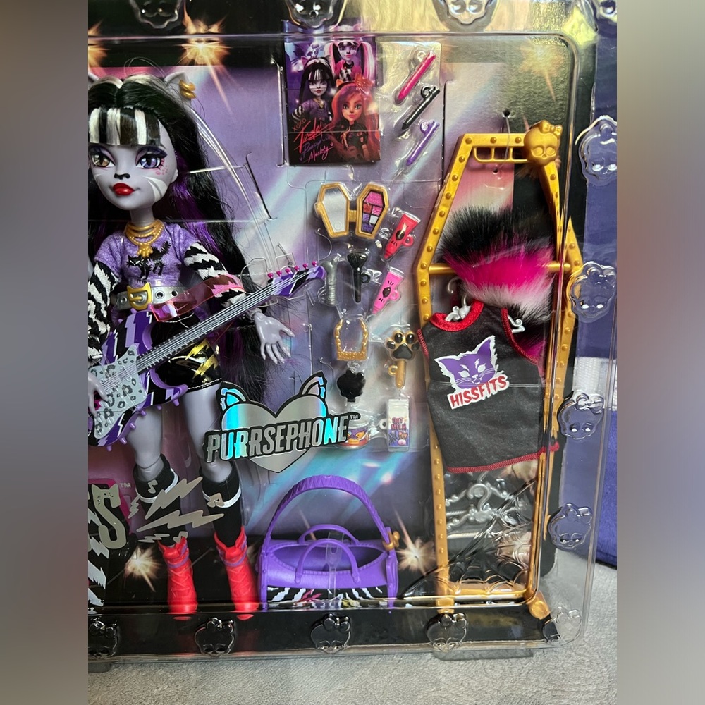 Monster High Dolls, the Hissfits Band 3-Pack - Picture 5 of 9